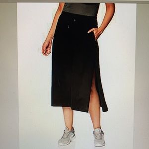 Puma woman’s her skirt size Large nwt